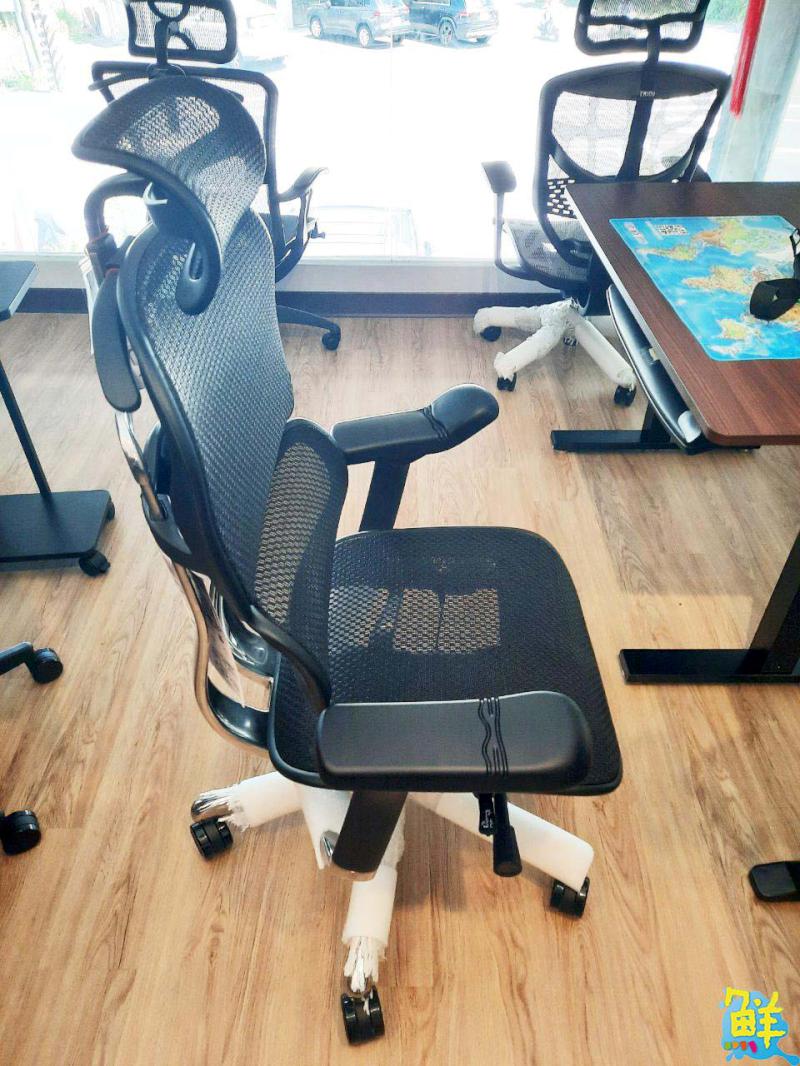 久坐族救星 巧迪電競桌椅 完美貼合人體曲線輕鬆擺脫痠痛人生