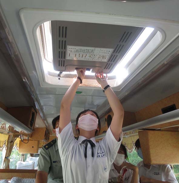 高英工商大型車輛逃生演練 模擬內輪差、駕駛視線死角強化危安