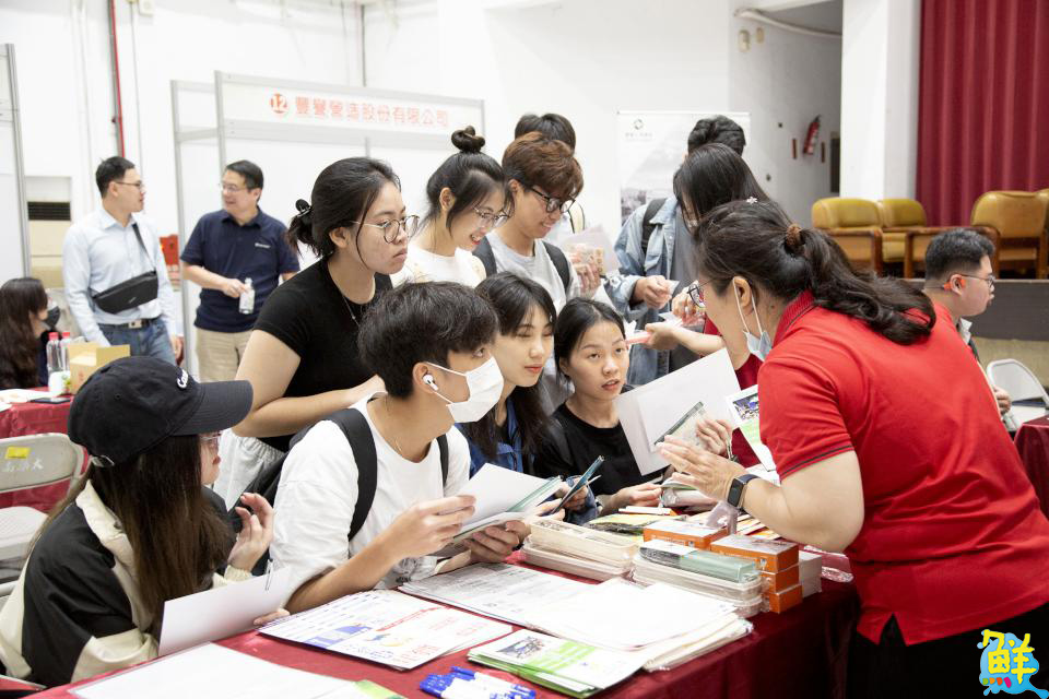 做學子們最堅實的後盾! 嘉藥「家叼底嘉」就博會攜百家企業助畢業生迎向職涯新篇章
