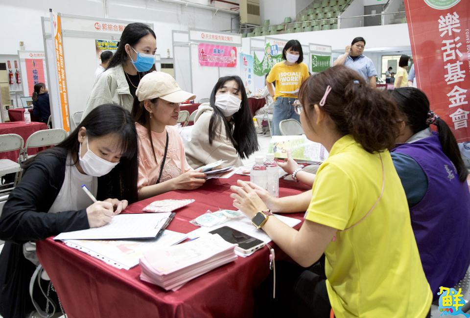 做學子們最堅實的後盾! 嘉藥「家叼底嘉」就博會攜百家企業助畢業生迎向職涯新篇章