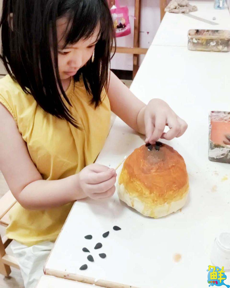 高雄美術教室推薦 愛繪會 手把手教學培養感受力與專注力