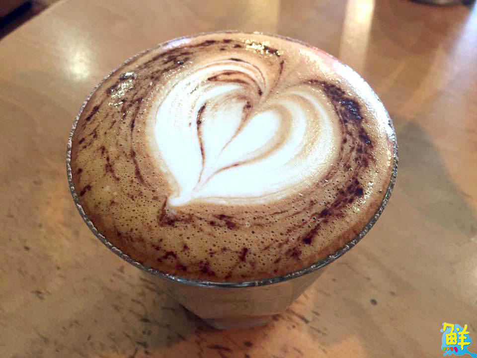 陽明商圈咖啡秘境 Loojo coffee路久咖啡 享受鬧中取靜的悠閒時光