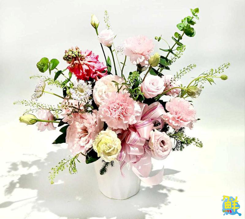 用花語傳遞感恩 國際皇家花藝設計為母親節獻上祝福