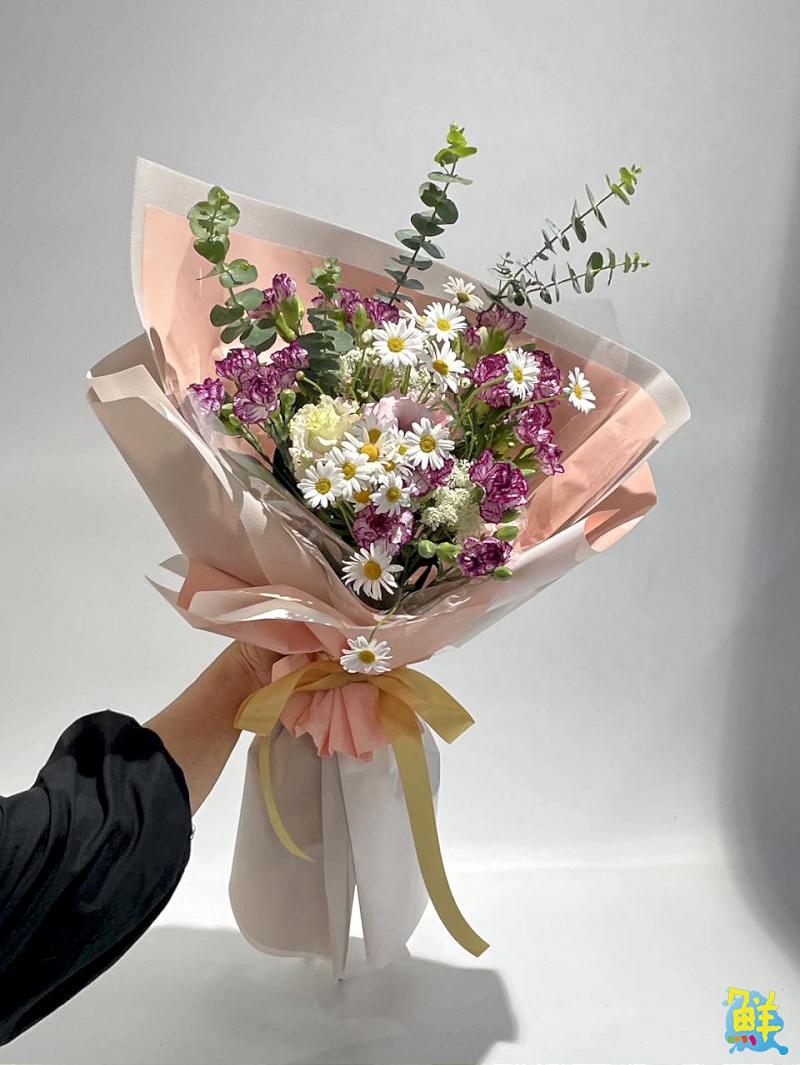 用花語傳遞感恩 國際皇家花藝設計為母親節獻上祝福