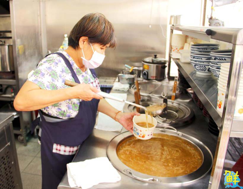仁武人氣銅板小吃   總柴生炒鴨肉羹  滿足在地饕客味蕾