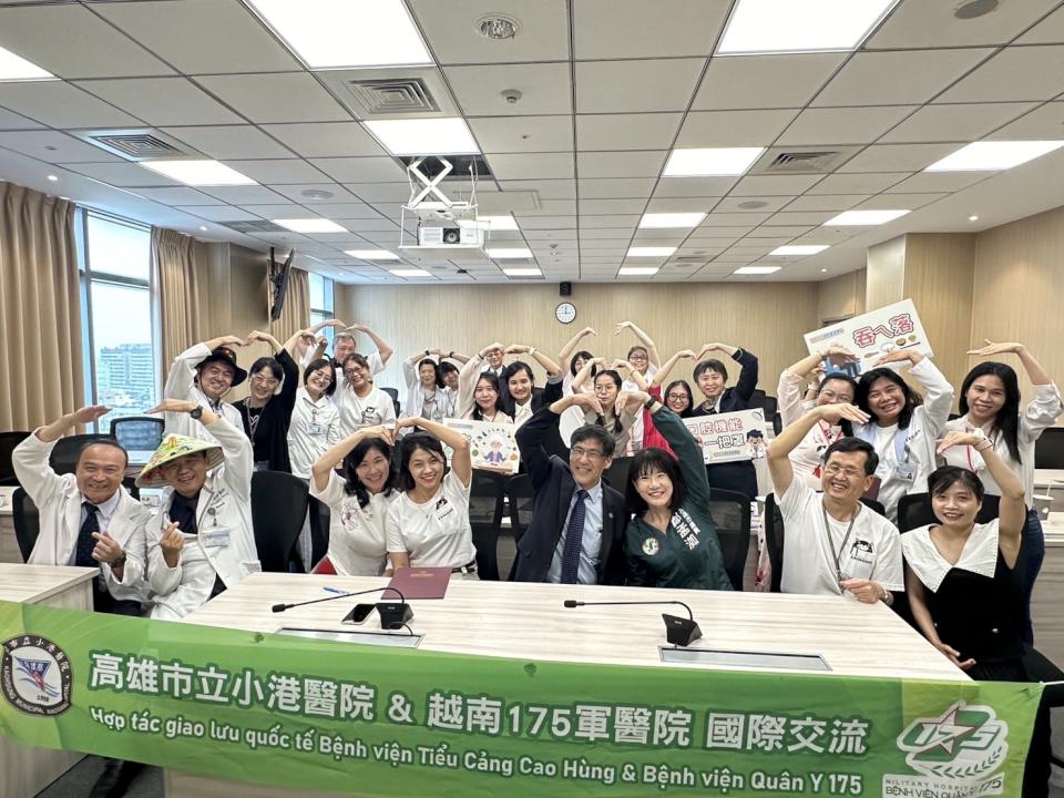 越南175軍醫院跨國界咀嚼吞嚥教育和實踐高市小港醫院結訓高醫大董座陳建志授證誌慶