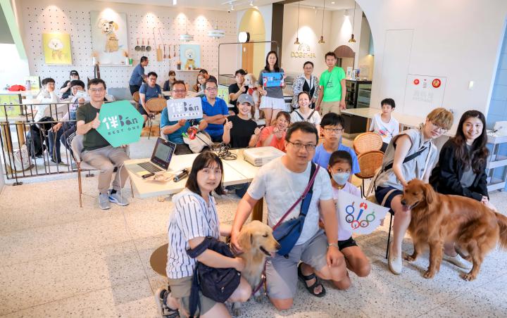 農業局動保處結合好伴空間寵物旅館 推2025年大型犬的游泳盃造勢盛夏活動