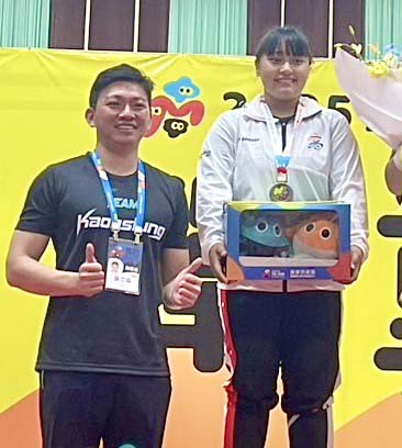 114年全中運第二天 高市代表隊舉重 再添3金1銀教局長吳立森受邀頒獎