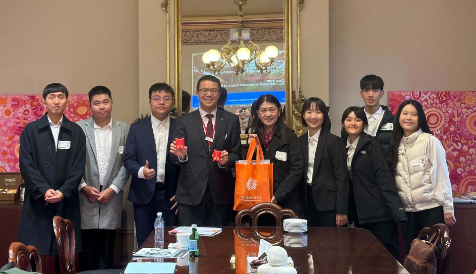 高師大文學院7師生姊妹校澳洲墨爾本大學移地教學 拜會駐外單位交流雙語政策等