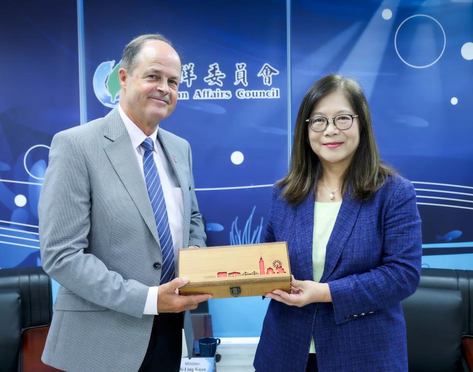 前加拿大參謀總長羅森領軍國安事務團訪海委會 商討台海和平穩定等議題