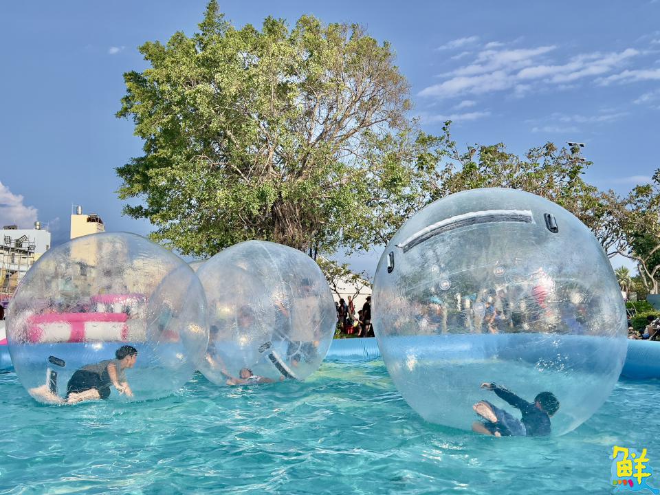 FUN遊旗津涼爽一夏!氣墊水樂園率先登場 全新氣墊設施嗨翻大小朋友