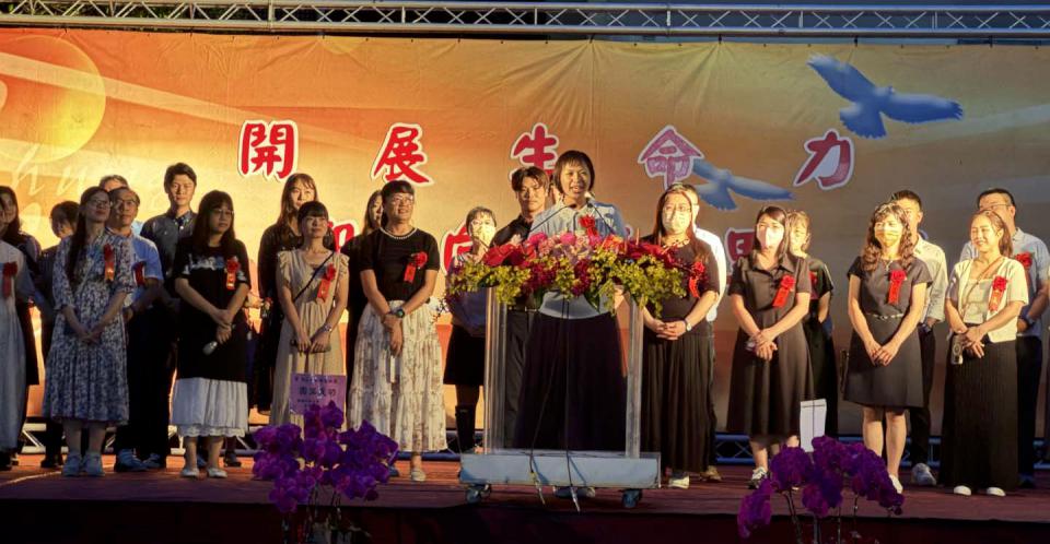 中山工商113學年度39班1421生歡喜離校 表揚錄取大專院校、市長獎等得主