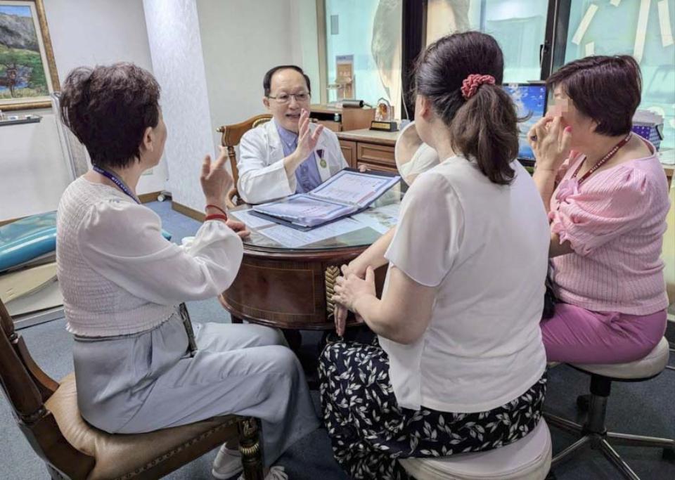 2024世界台灣商會聯合總會年會暨30週年大會高市舉行 資深整形名醫曹賜斌診所參展