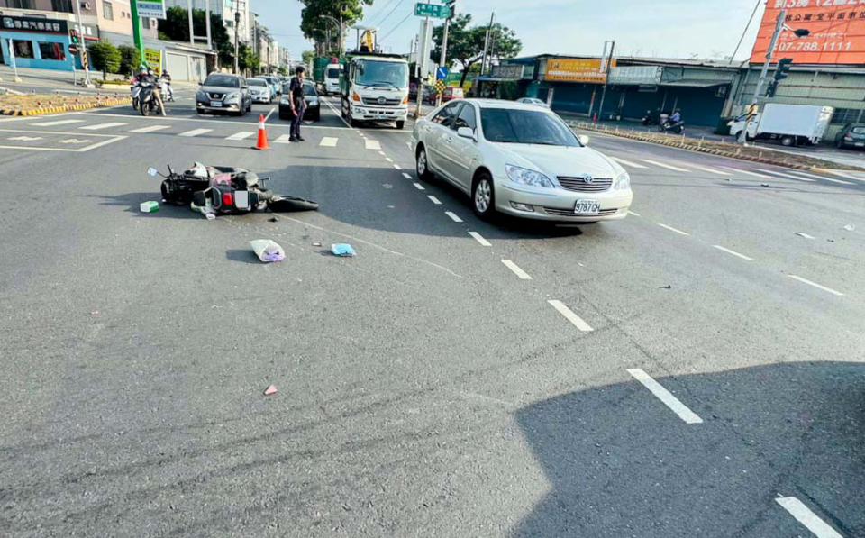 【第308期】男貨車司機不慎遺失約2萬元現鈔 拾獲者攜手苓雅警助尋回