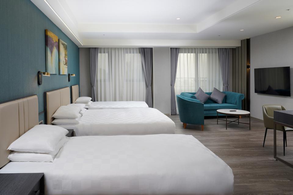 義大天悅飯店五五二十五住房專案買1送1 同步推百匯午餐輕食、中式熱炒吃到飽