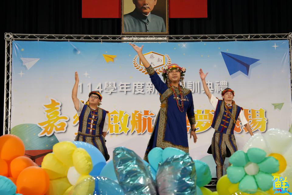 嘉藥新生研習喜迎2200位新鮮人 高齡夫妻檔攜手一圓碩士夢