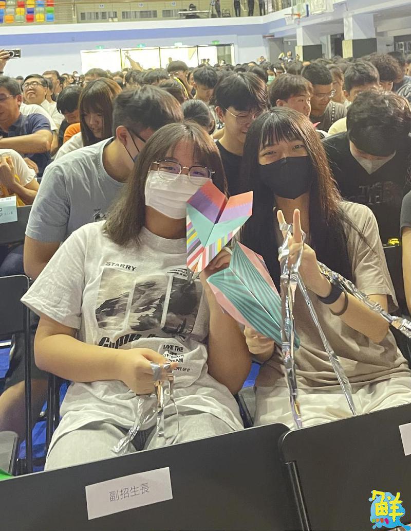 嘉藥新生研習喜迎2200位新鮮人 高齡夫妻檔攜手一圓碩士夢