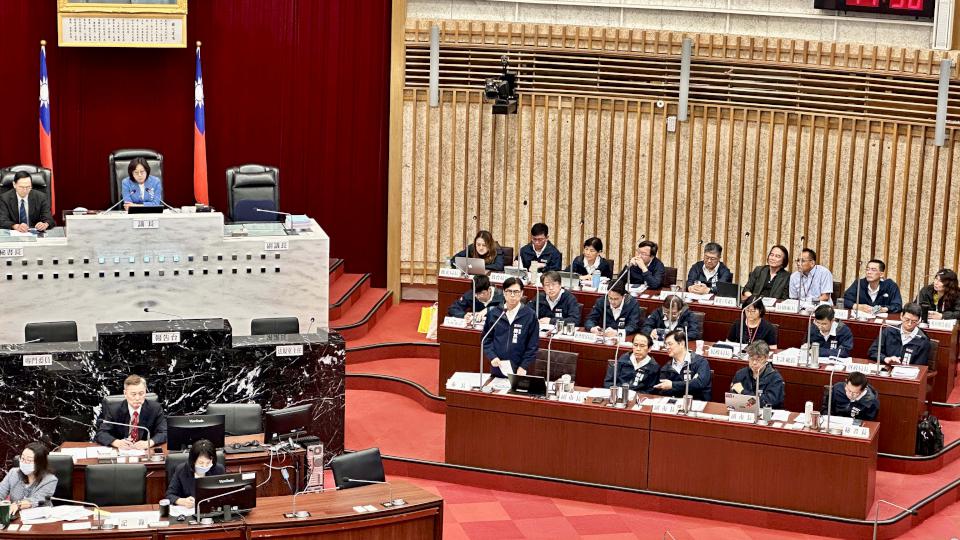 提升綠園道自行車環境 陳其邁：爭取鐵道局羅列改善項目預做簡易設施