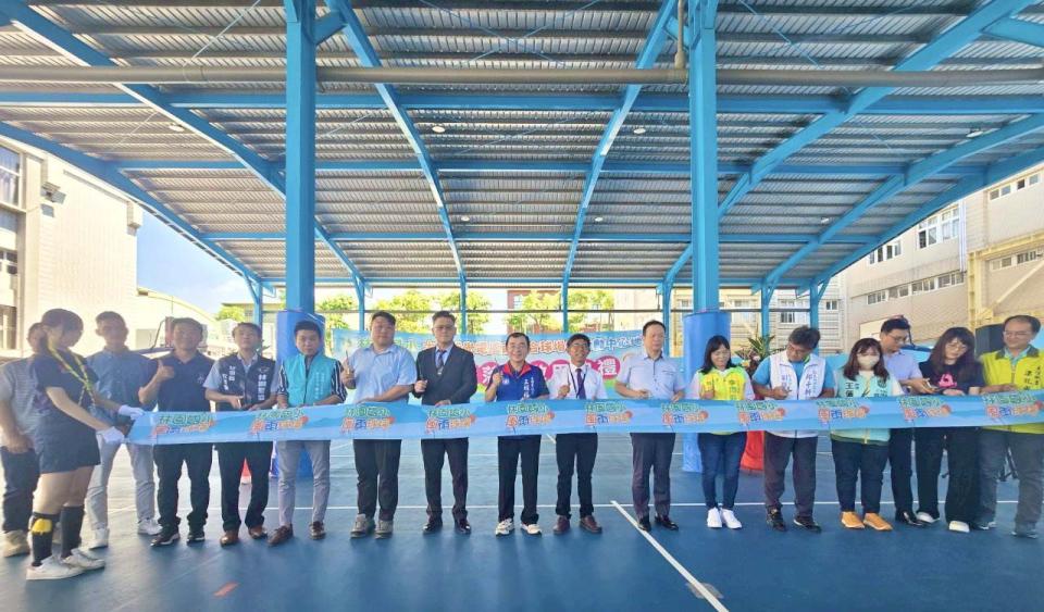 林園國小太陽能光電風雨綜合球場啟用 活動中心地坪同步完成整建