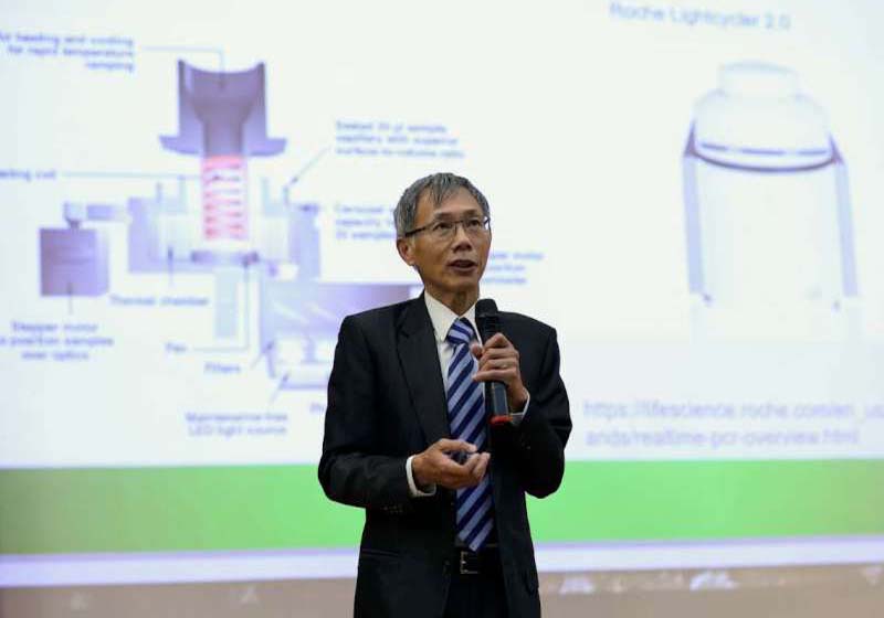 台大機械系終身特聘教授陳炳煇現身高雄大學卓越講座 舉例暢談多年研究心得