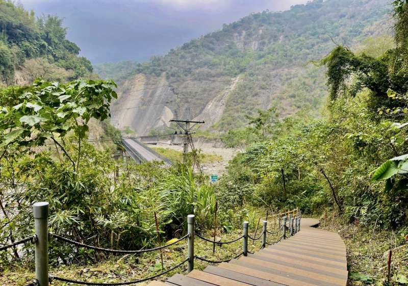 高雄原鄉夏季旅遊 一起「桃」來那瑪夏