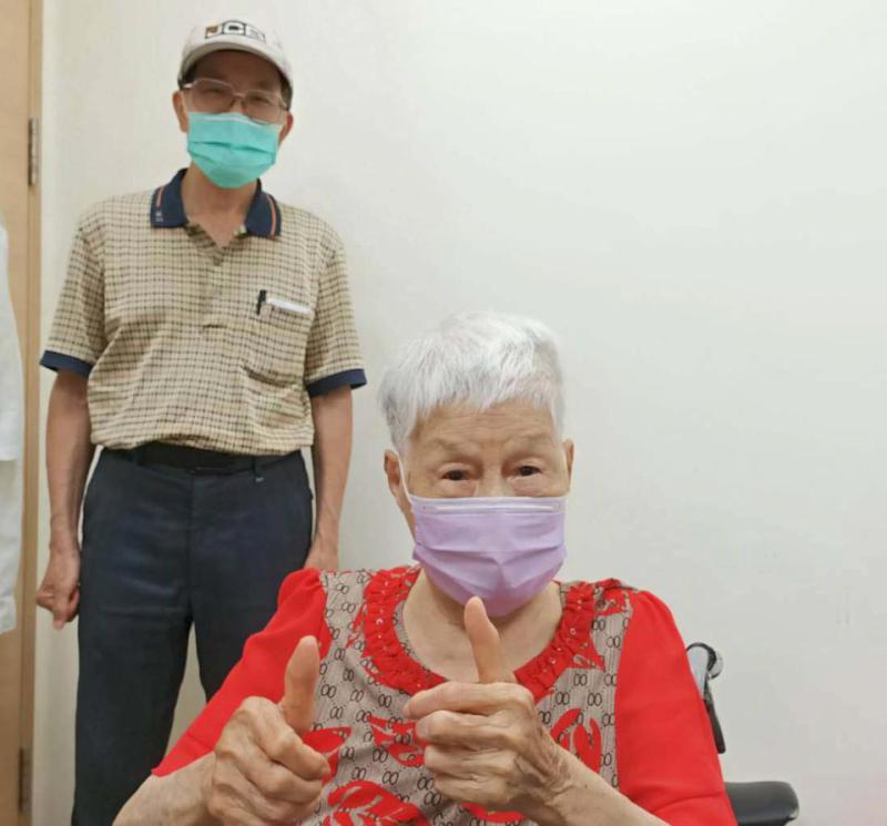 嘉義梅山百歲女人瑞下床跌倒右臀閉鎖骨折 高市七賢脊椎外科骨關節科手術治癒
