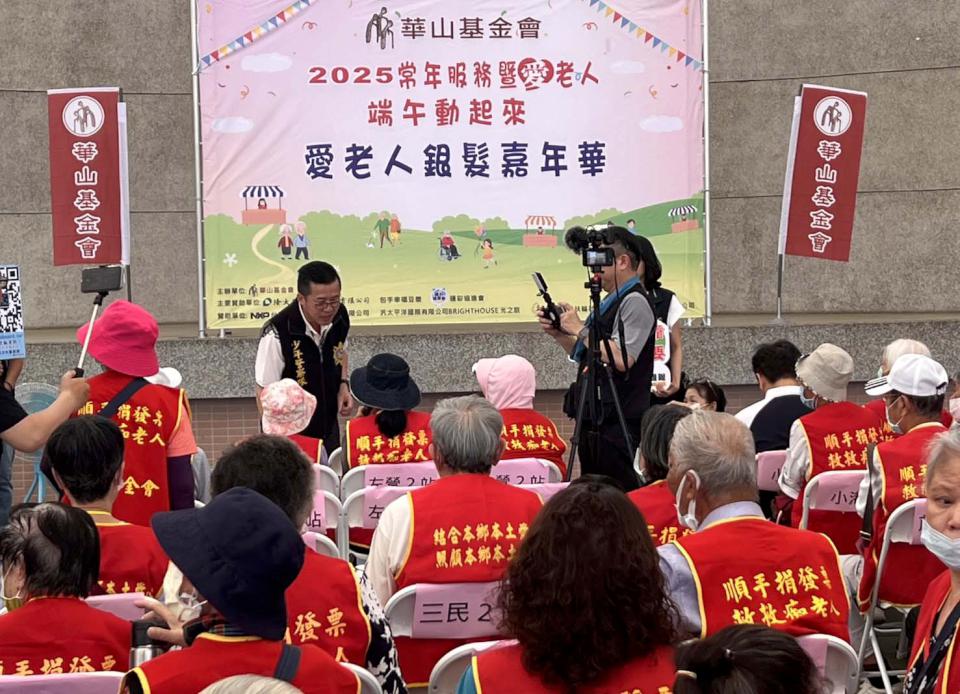 高市警局少年隊前進華山基金會活動會場 有獎徵答宣導防詐、海外打工陷阱等