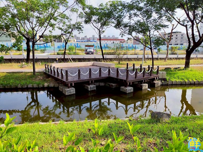 鳳山真美!鳳山曹公圳欄杆及步道整修工程完工 安全與舒適美感兼具