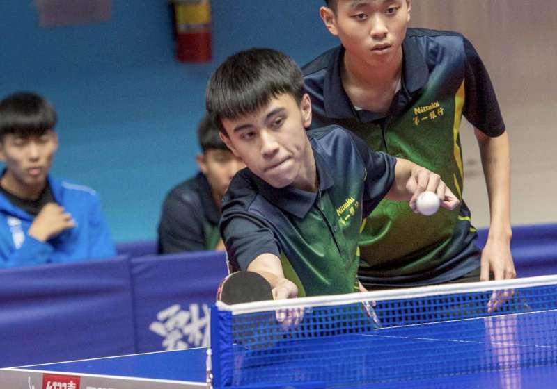 福誠高中桌球選手蘇奕安獨招錄取陽明交大 教練師長與有榮焉