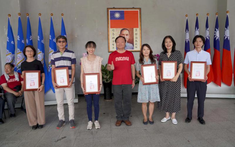 高師大69週年校慶運動會表揚優良教職員 藝產班創意啦啦隊賽奪冠