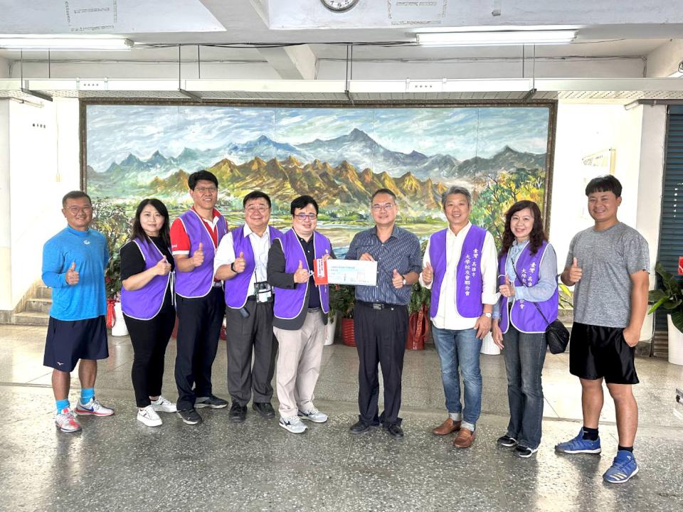 雄大會贈加菜金2萬元 鼓勵高市鳳山區忠孝國中棒球隊持續精進