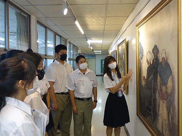 中山工商攜手廣達文教基金會 精選42幅米勒與巴比松畫作文史館參展