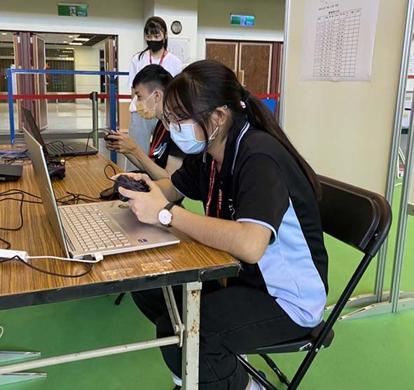 教育部2022年國際智慧機器人運動大賽 高市高英工商資訊科包辦1金3銀1銅2佳作