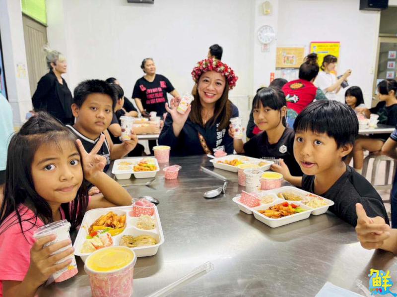 高雄福華大飯店前進茂林區 偏鄉送愛書香營養午餐