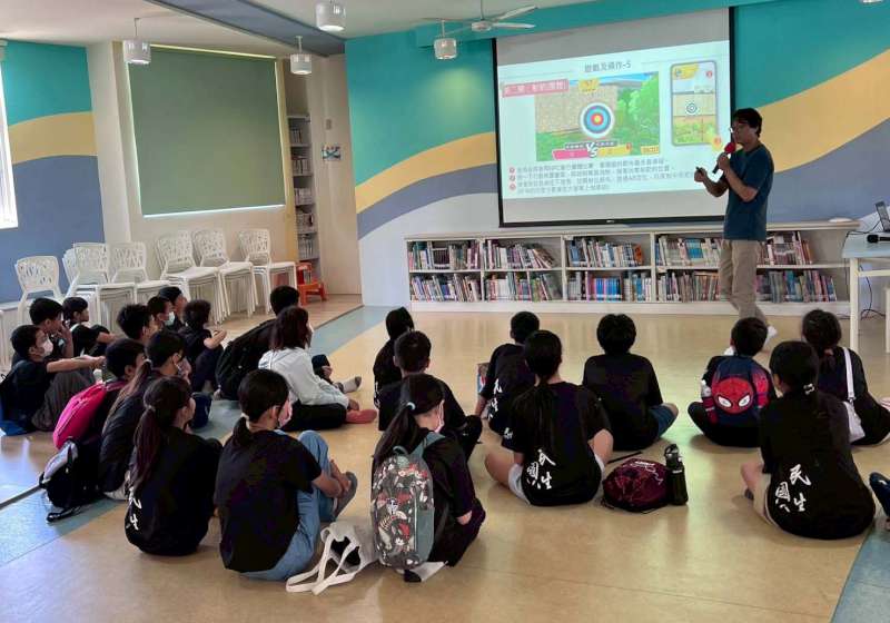 雲縣民生國小訪高市河堤國小 音樂交流遊戲體驗擴增實境教學