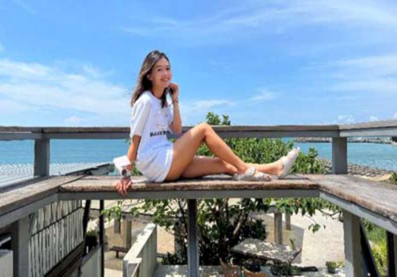 許智傑千金許馨麥克風助講拉票 網友讚貌似藝人陳庭妮跪求加社群好友