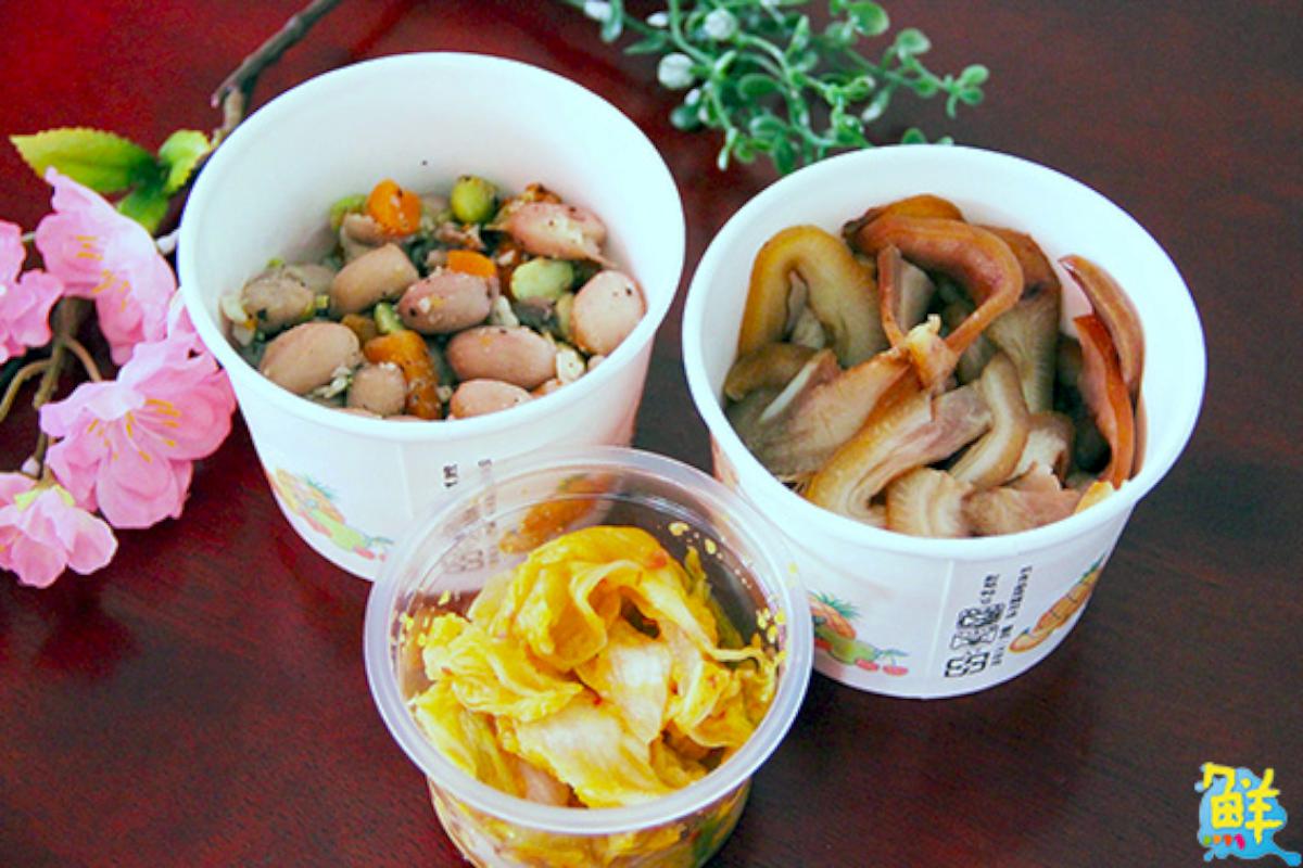 家傳戶曉經典老字號 銘邦港園牛肉麵 高雄鹽埕 上班族、學區美食 遊客指定必吃 充滿人情味的麵香 第三代店永續傳承新藍天