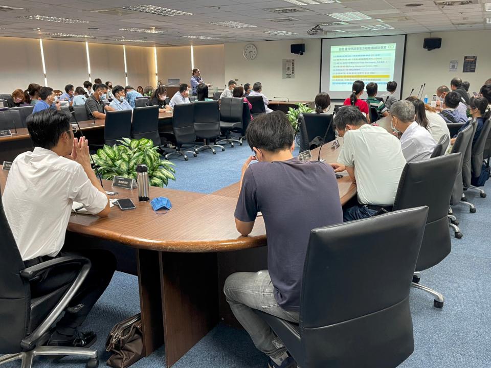 經發局ESCO暨節能輔導系列活動開跑 參訪領先全台榮獲綠建築標章國家體育場