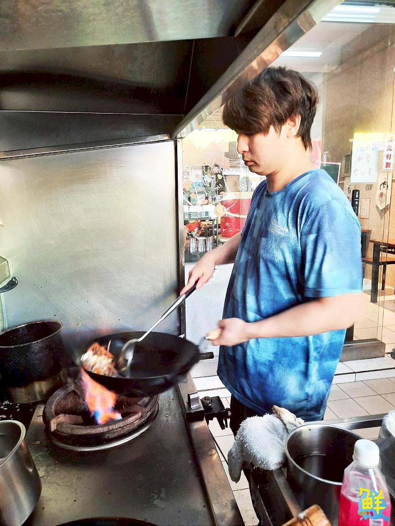 一口入魂!新興區必吃 飯點-Fan Dian 炒出料理新高度