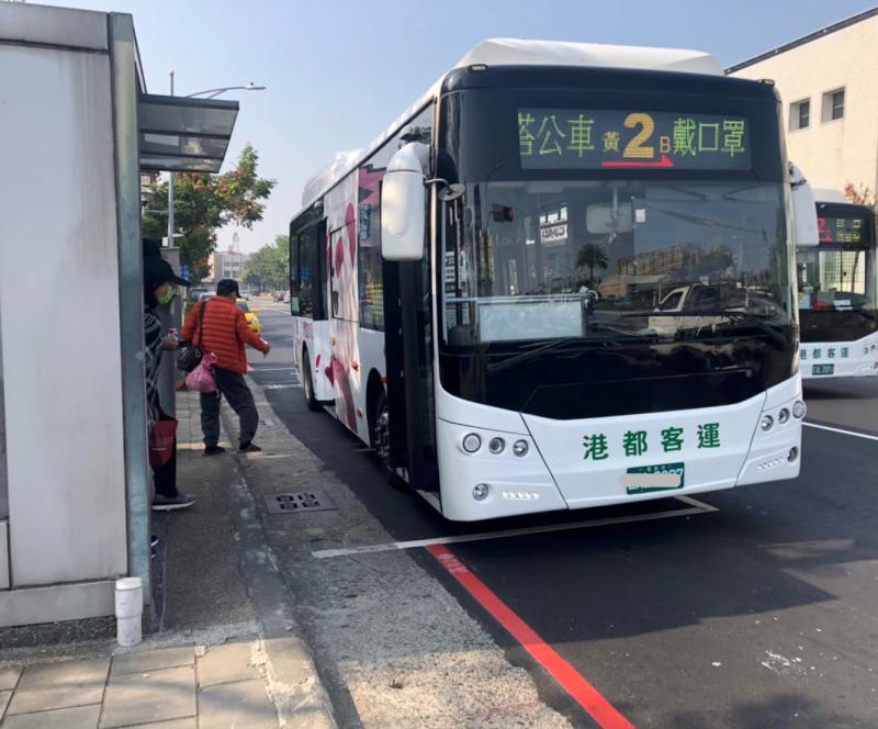 交通局協調客運業者調整部分公車班次 加密清消易接觸表面降染疫風險