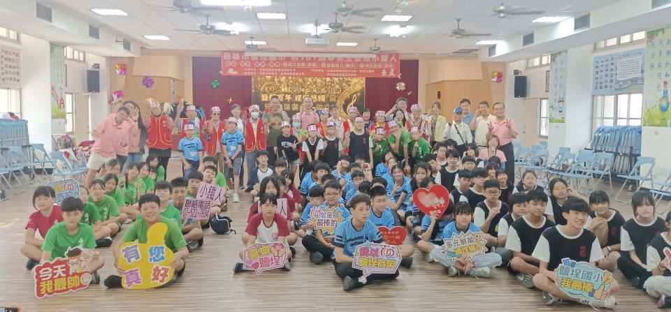 鹽埕國小健康小鐵人三項 82名應屆畢業生下場挑戰