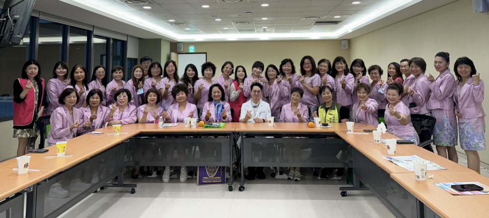 世界華人工商婦女企管協會大高雄分會訪高雄秀傳紀念醫院 觀摩智慧設備、微創手術
