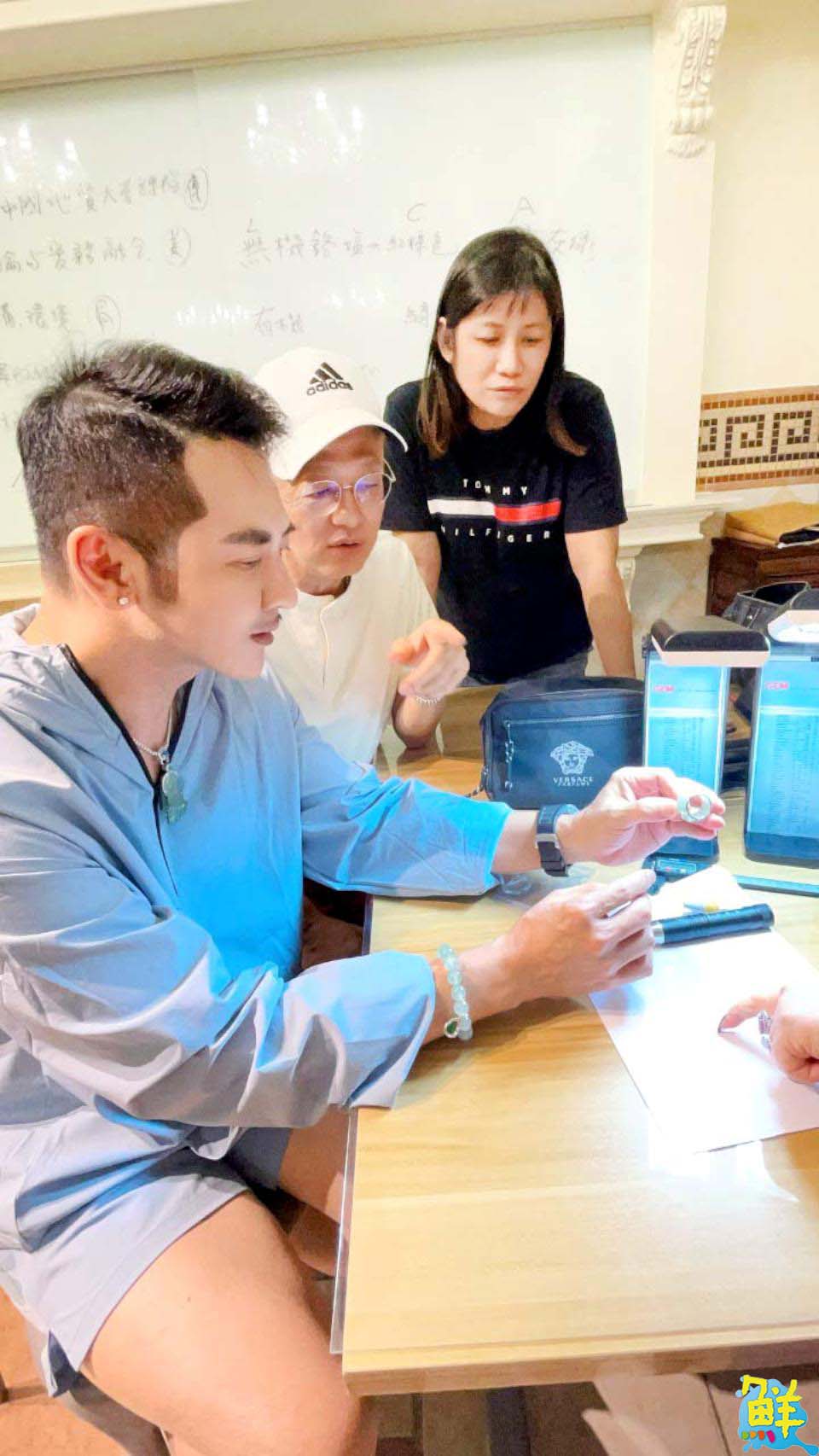 憑一己之力反轉人生 陳龍 博學多聞從不設限 心懷善念助人為本