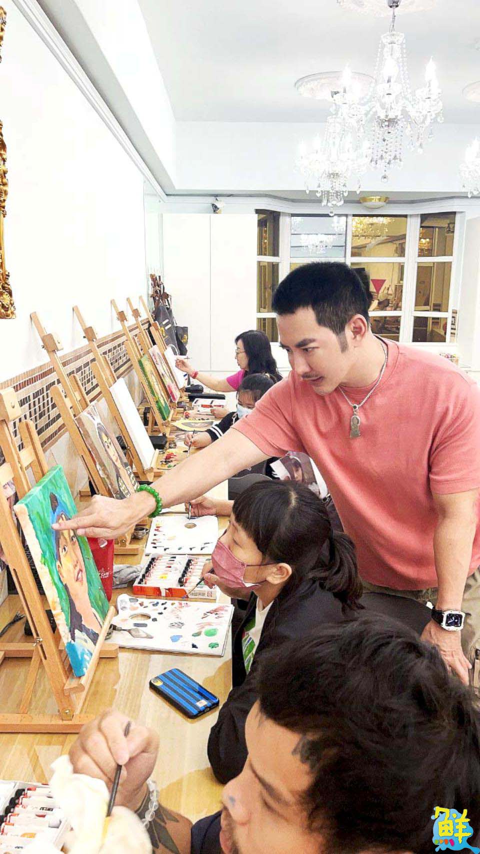 憑一己之力反轉人生 陳龍 博學多聞從不設限 心懷善念助人為本