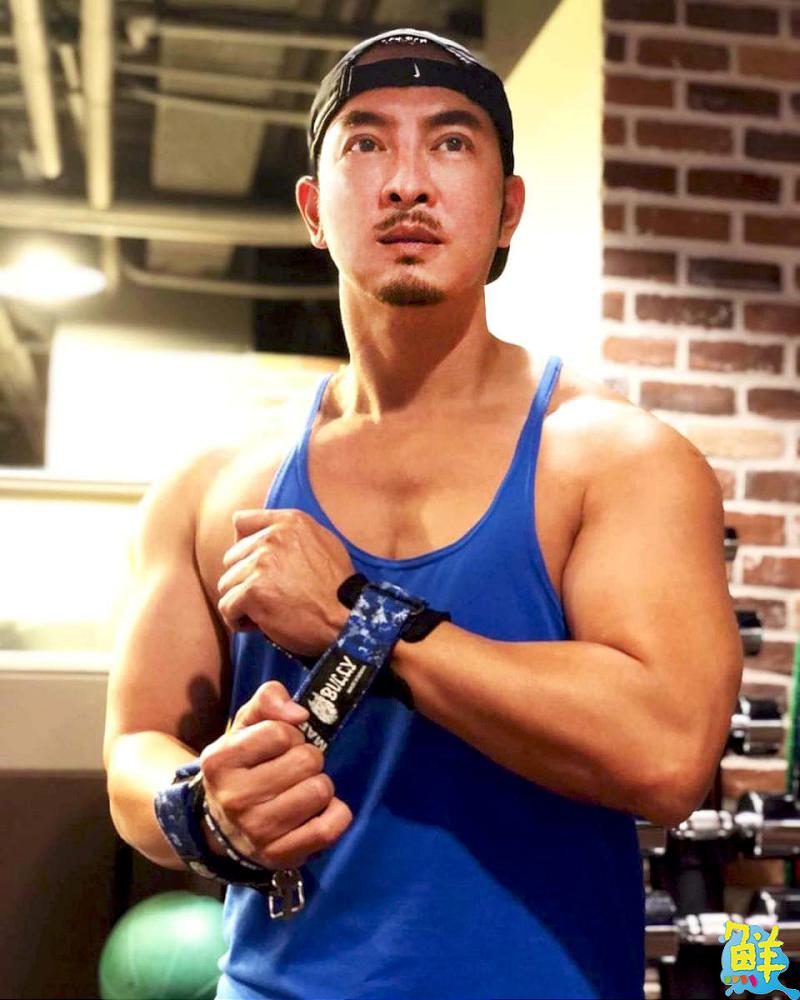 憑一己之力反轉人生 陳龍 博學多聞從不設限 心懷善念助人為本