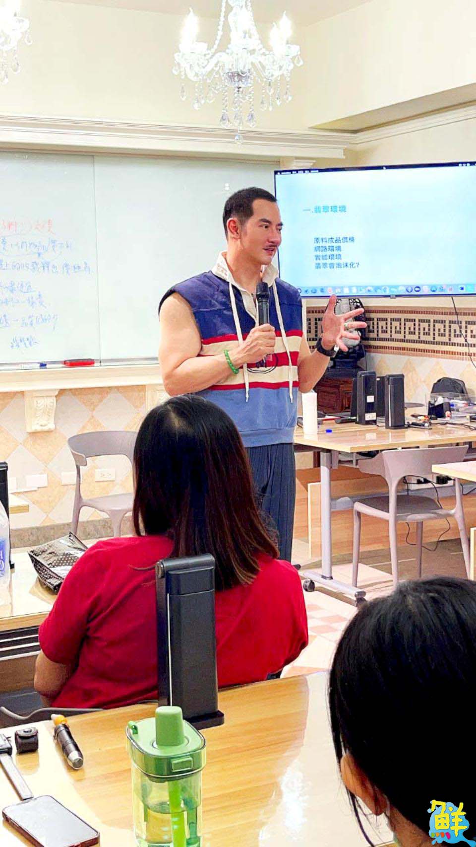 憑一己之力反轉人生 陳龍 博學多聞從不設限 心懷善念助人為本