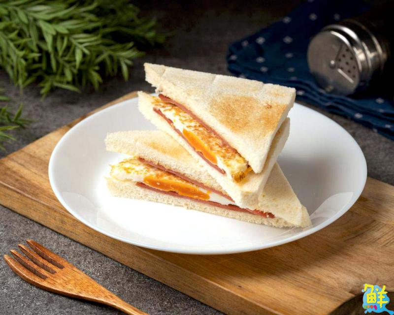 念念不忘的在地美食指標 「諭泉紅茶豆乳創始店」 從早到晚都陪伴著您