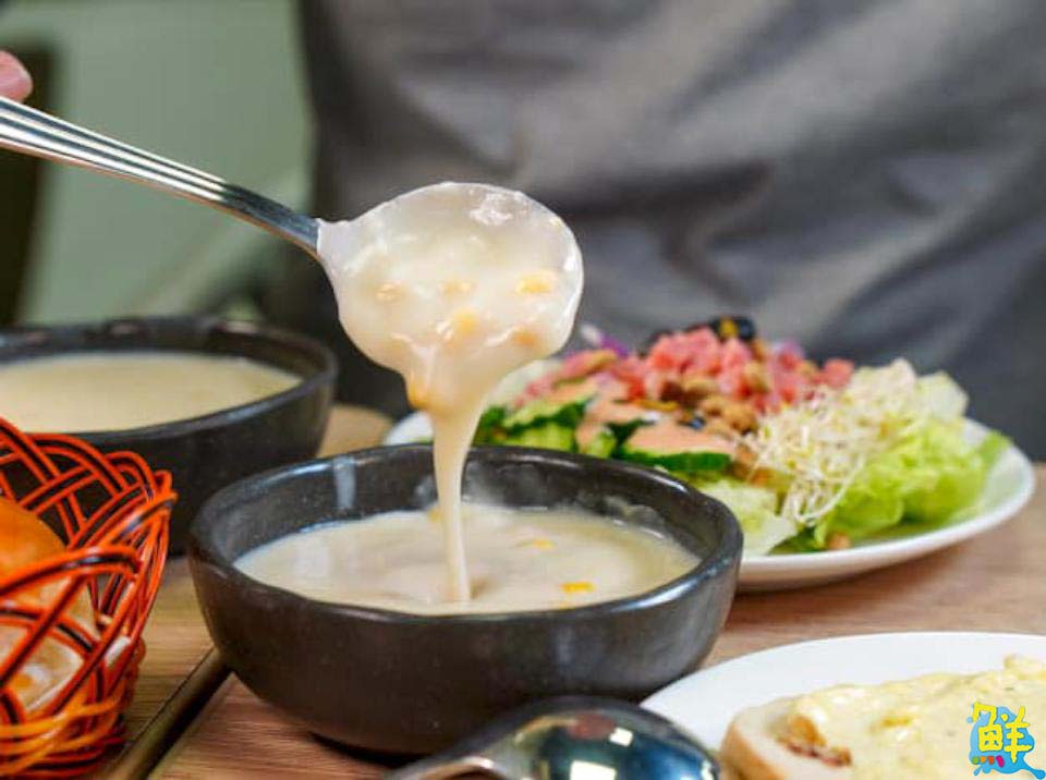 創意牛排天花板 萬師父牛排 震撼您的視覺與味覺感受