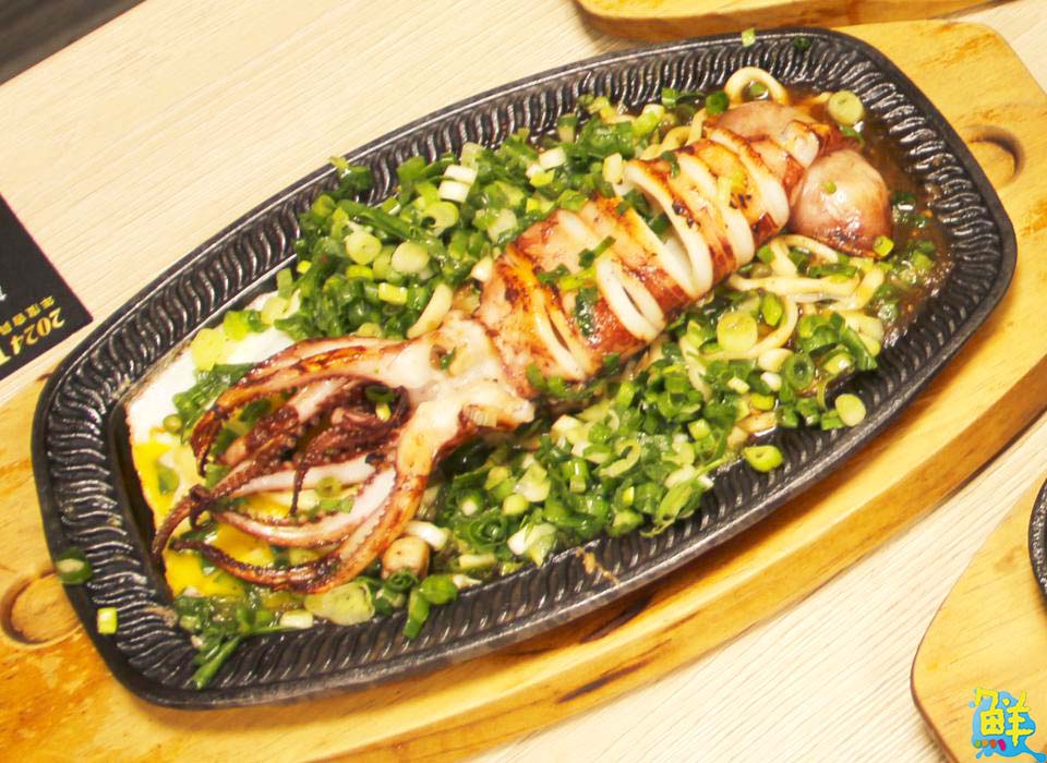 創意牛排天花板 萬師父牛排 震撼您的視覺與味覺感受