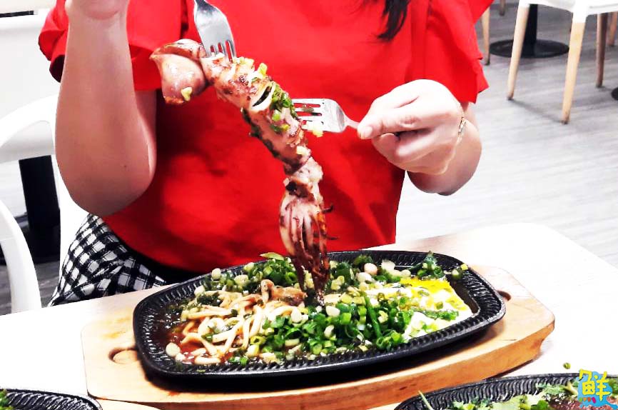 創意牛排天花板 萬師父牛排 震撼您的視覺與味覺感受